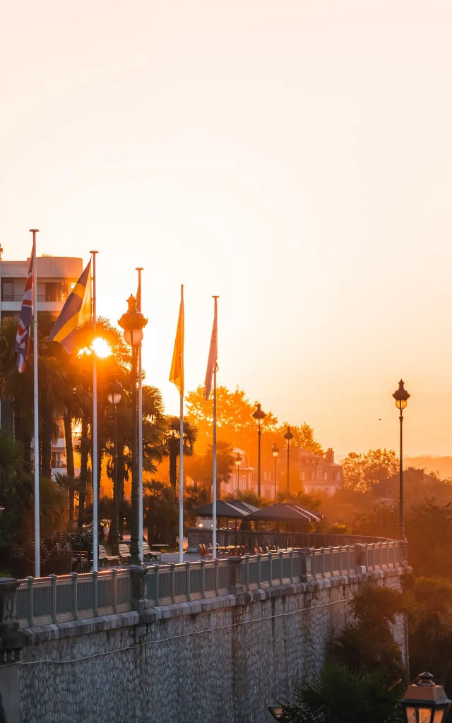 Sunrise on Boulevard des Pyrénées - Pau