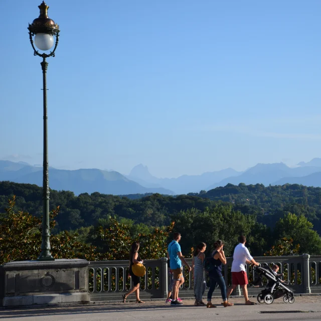 Le boulevard des Pyrénées en famille - Pau