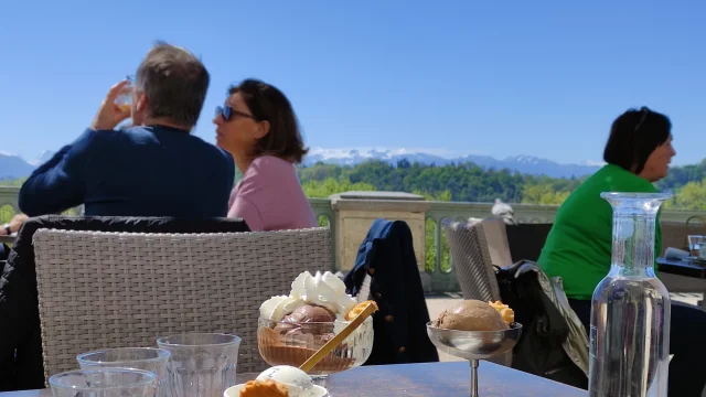 Pause gourmande sur le boulevard des Pyrénées - Glace de la maison Constanti - Pau