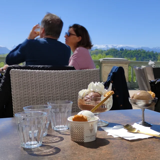 Pause gourmande sur le boulevard des Pyrénées - Glace de la maison Constanti - Pau