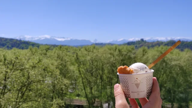 Pause gourmande sur le boulevard des Pyrénées - Glace de la maison Constanti - Pau