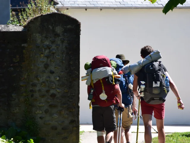 Pèlerins - Chemin de Saint-Jacques de Compostelle - Lescar