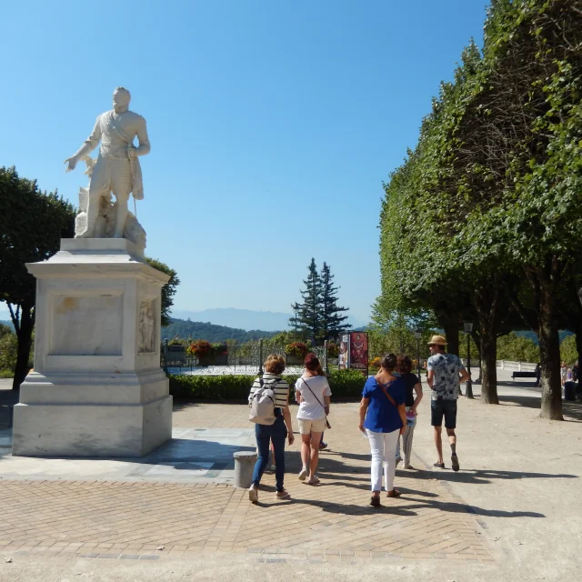 Statue Henriiv Pau Place Royale Visite Guidee Pau Pyrenees Tourisme Paul Louis