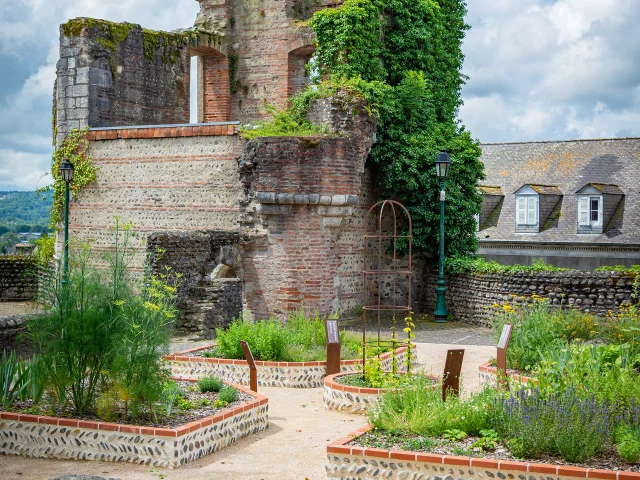 Cité médiévale de Lescar – Le jardin médiéval