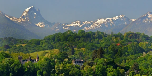 Les Pyrénées - Vue du Pic du Midi d'Ossau depuis Pau