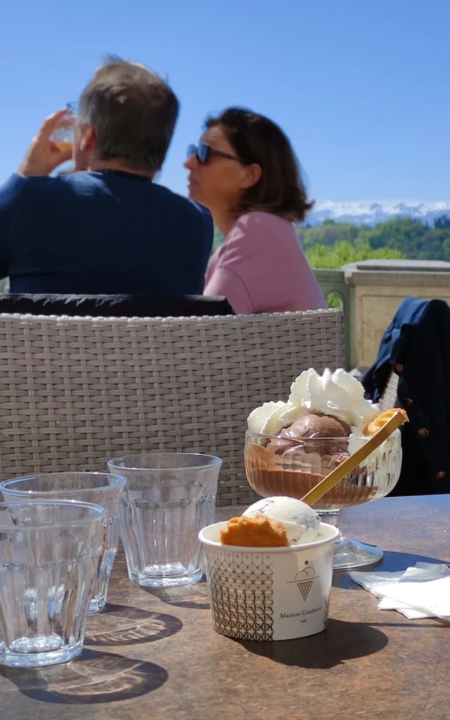 Pause gourmande sur le boulevard des Pyrénées - Glace de la maison Constanti - Pau