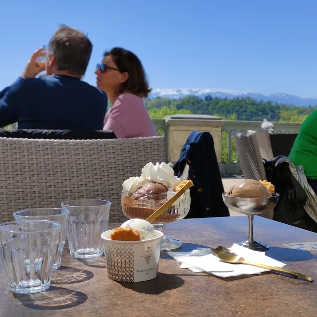 Pause gourmande sur le boulevard des Pyrénées - Glace de la maison Constanti - Pau