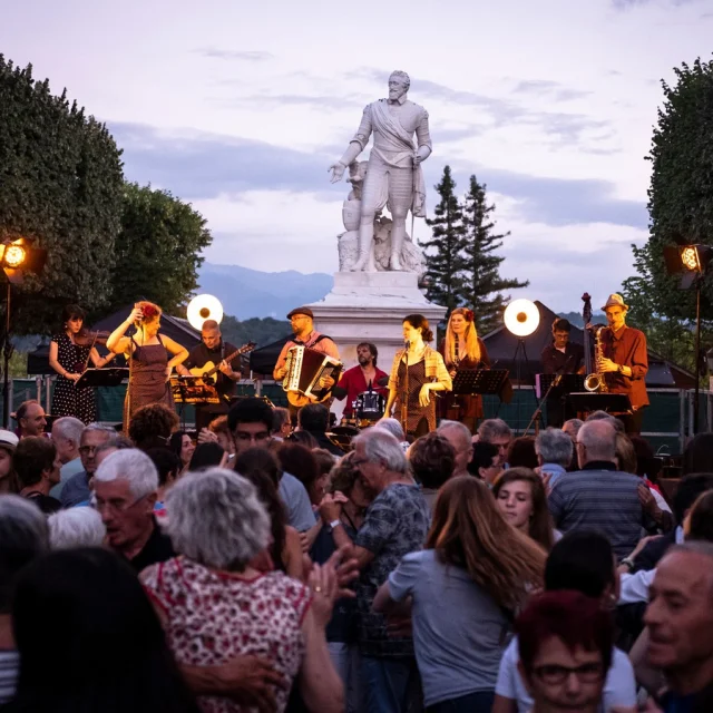 Place royale à Pau